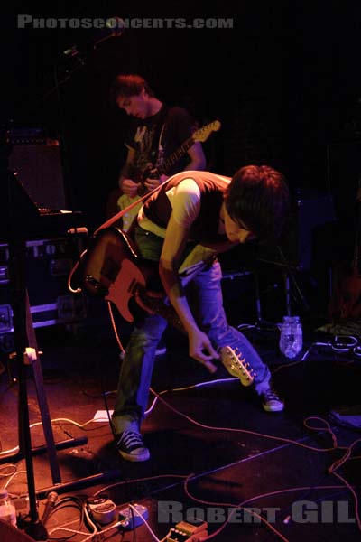 HELP SHE CAN'T SWIM - 2005-04-26 - PARIS - La Maroquinerie - 